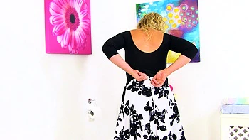 Pantyhosed mature Abi fingers in bathroom