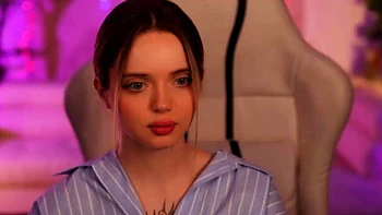 Hot amateur webcam teen masturbates for their fans