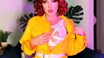 Darshelle Stevens – April O’Neil (Video)