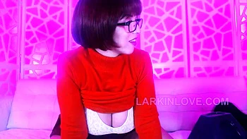 Larkin Love – Velma Dinkley (Video)