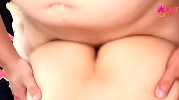 Amateur Asian Teen Fucks Her Boyfriend In a Hotel