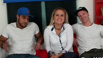 Black Cock Reams Hot Wife Barra Brass