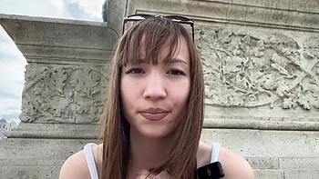 Chloe can't resist for long - Jacquie et Michel TV