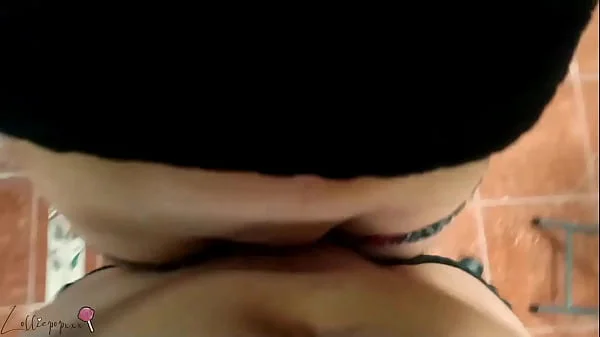 Se corre en mis panties aun que pueda quedar embarazada después de la fiesta de Navidad