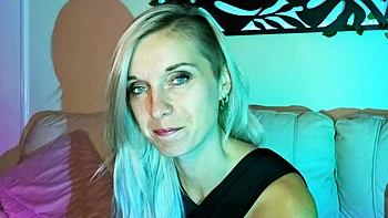 Chubby milf strip show her big boobs webcam