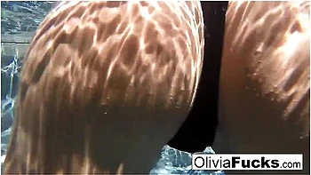 Horny Olivia Plays With Her Pussy Underwater - Olivia Austin