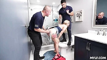 Awesome FMM doggy style fuck with a big-bottomed Lolly Dames