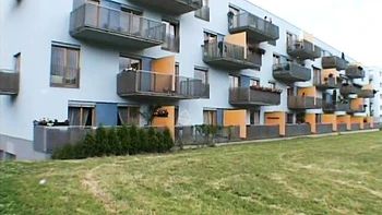 Skinny fit model with good bottom Sunny Jay likes anal penetration