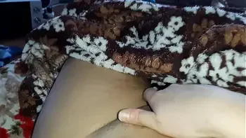 While the masseuse was giving me a massage on my feet, I masturbated and finished - Lesbian Illusion Girls