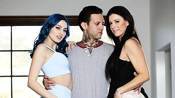 Good doggy style fuck with two babes India Summer and Jewelz Blu