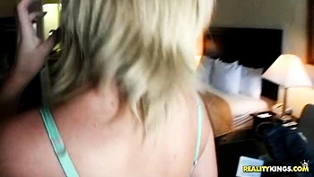 Big-bottomed chick Tracy Sweet rides a truly massive penis