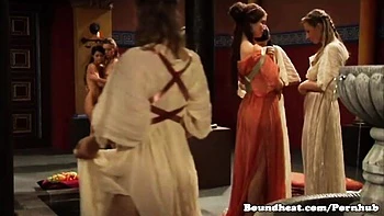 Pleasing ladylove's lesbian sex