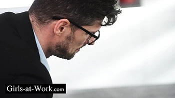 Sneaky Carollina Cherry at blowjob video