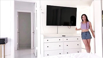 Gentle Alex Adams and Juniper Ren - babe video - Family Therapy XXX