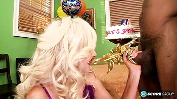 Watch tireless Summeran Winters's trailer