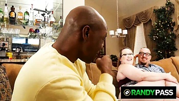 Inveigling Bunny De La Cruz's babe trailer