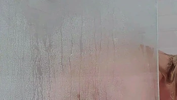 Hot amateur blonde pregnant toying her pussy solo