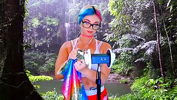 Hot amateur webcam teen masturbates for their fans