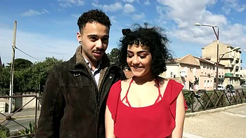 Alicia, 32 years old, ready-to-wear saleswoman in Nîmes! - Jacquie et Michel TV