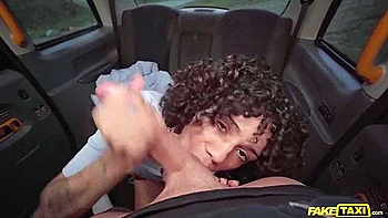 Sucks Passion In A Brazilian Taxi With Mih Ninfetinha