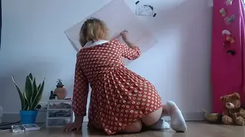 Trailer of a video horny with a dress without undies