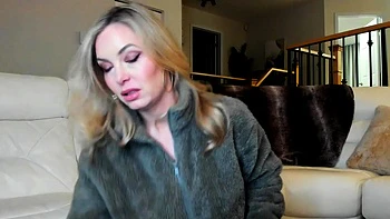 Blonde with Big Boobs Gives Blowjob to Her Dildo on Liv more