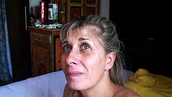 Amateur Blonde Fingering on Camera