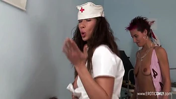 Dr.mose Puts His Fingers With Cock In Her Hole And Jerks Off