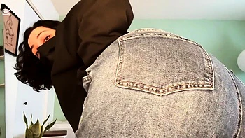 Pulled amateurs close up car sex