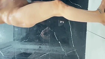 Bathing Of Desi Wife In Hotel Bathroom Mms Leak!