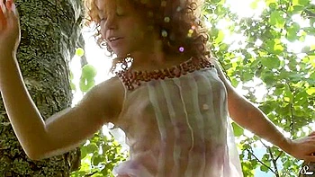 Jungle Jilling: Young Slut Pamela Es Wild Finger Adventure!