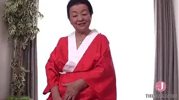 When Yuko Ogasawara, an 81-year-old widow, is a cheerful and energetic gives a massage to a young man, she shows off her age-old skills of making him impatience. - Intro