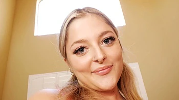 Jill Taylor gets her long blonde hair covered with cum