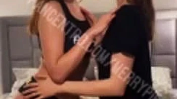 Leskissing: Licking, Amateur  Blonde Porn