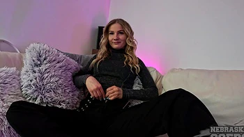 Brunette Luana plays with her pussy using a vibrator in a steamy solo session