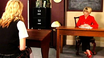 Amateur blonde with sexy ass happy to fuck guys