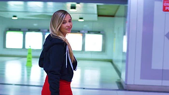 Blonde girl Carolina Sweets fucks in her ass with toys