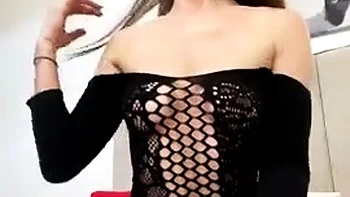 Amateur Webcam Teen Masturbates And Teases