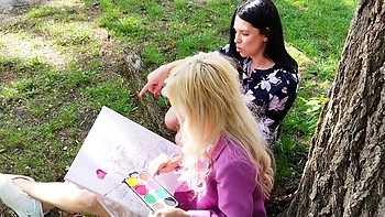 Blondes get their pussies licked by enthusiastic guy