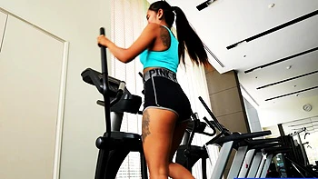 Big booty Asian girlfriend homemade sex