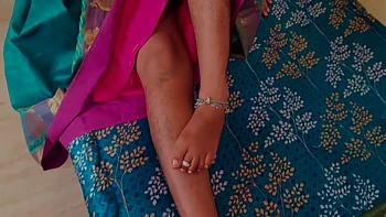 Chennai College Teacher Deep Lip Kiss In Bed