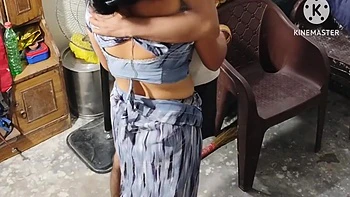 Kamwali Bai Ki Desi Chudai Padosi Stepuncle Ne Bhabhi Ko