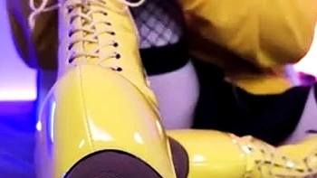 Queenie Steph High Heels And Bare Feet