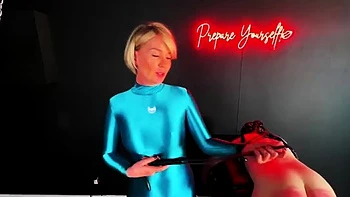 Strafkamer - Mistress Baton - Strapping With Leather