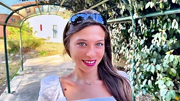 Ariana cooks Anita... - Jacquie et Michel TV