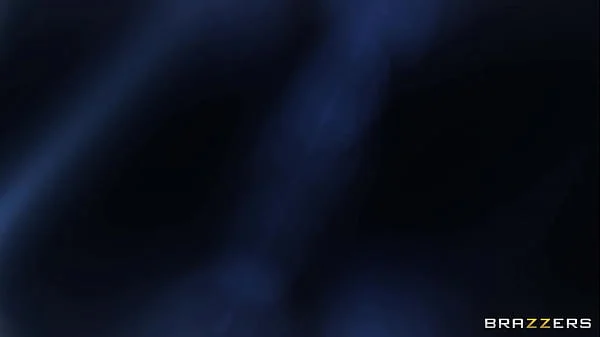 Our Slutty Houseguest: Part 1 - Quinn Wilde, Avery Jane / Brazzers  / stream full from http://zzfull.com/use