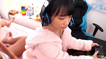 Fresh Face Shes A Gamer Nerd But Be