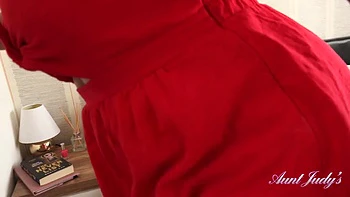 Seducing Auntie Star POV Handjob & Blowjob