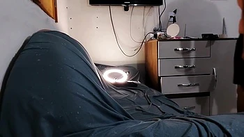 Aaliyah Hadid In Seu Cuzinho Apertado!