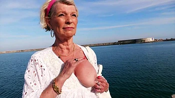 The naughty encounter of Venus, 27, with the seductive Grey… - Jacquie et Michel TV